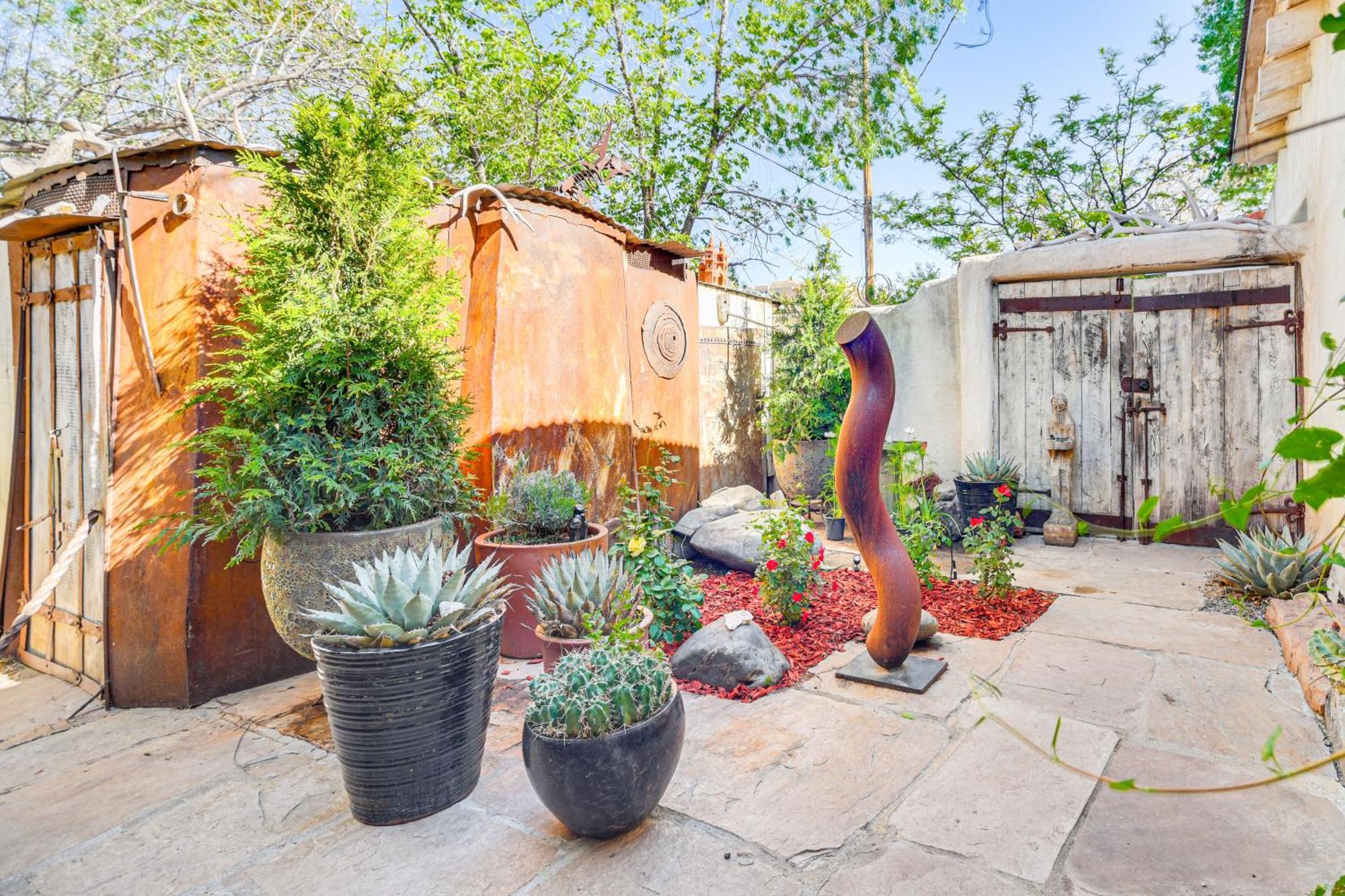 Adobe Studio 2 Blocks To Downtown Santa Fe Plaza! エクステリア 写真
